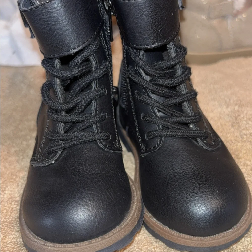Toddler‎ Girl Black Zippered Boots size 5